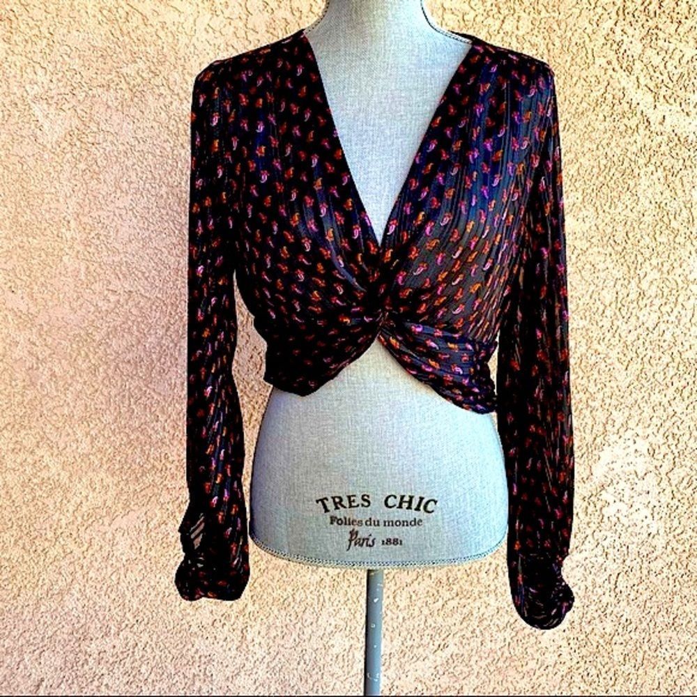 Zara Crop Twist Top Paisley Long Sleeve black red size small NWT